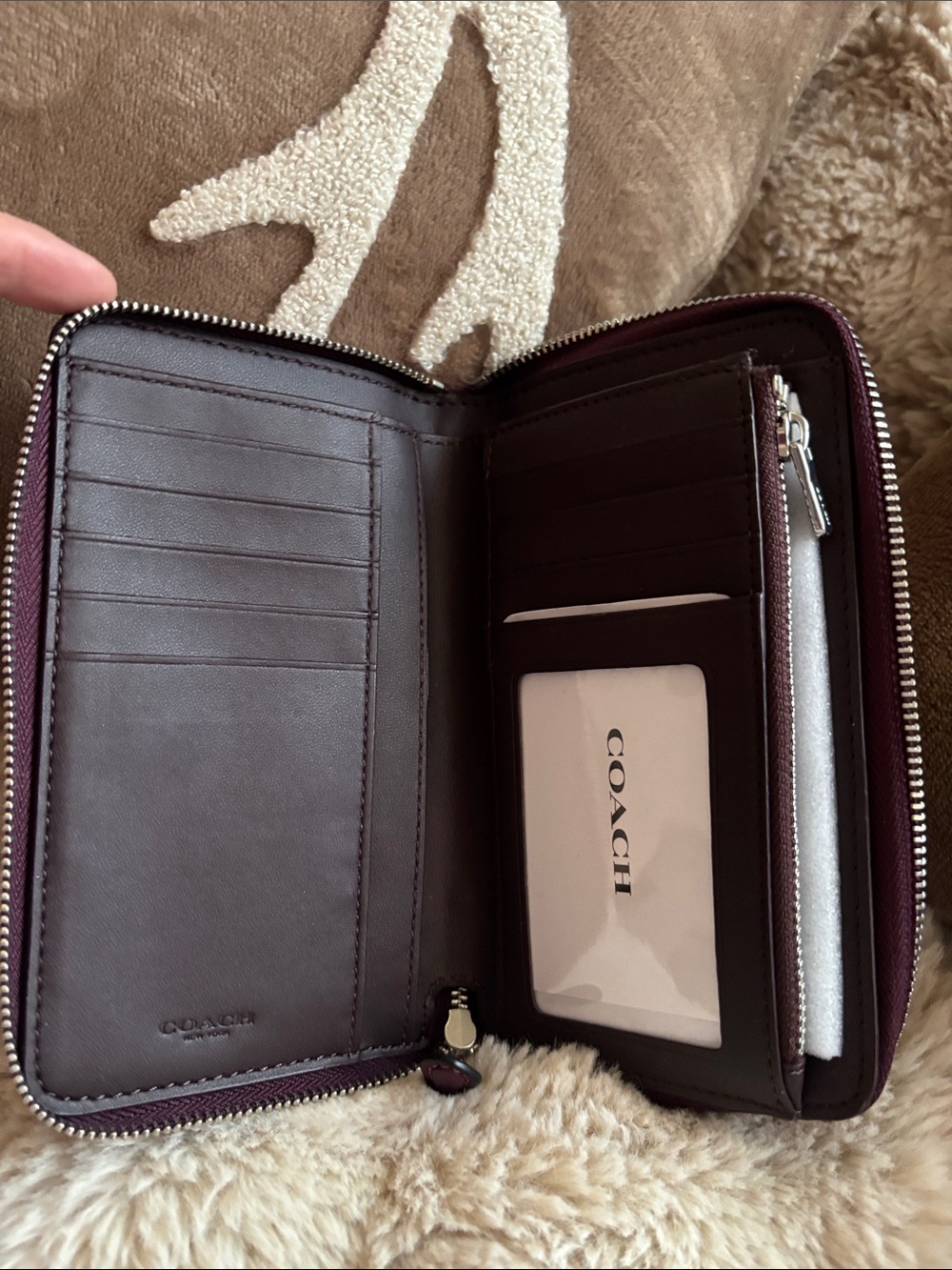 Coach Pebbled Leather Zip Wallet in Plum with Gold Logo - Picture 3 of 3